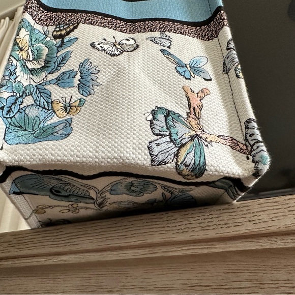 Dior Butterfly large Book Tote Bag White Blue - Picture 5 of 11
